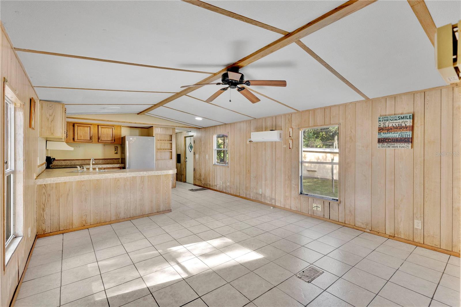 Image 2 of 31 For 829 Mckay Street