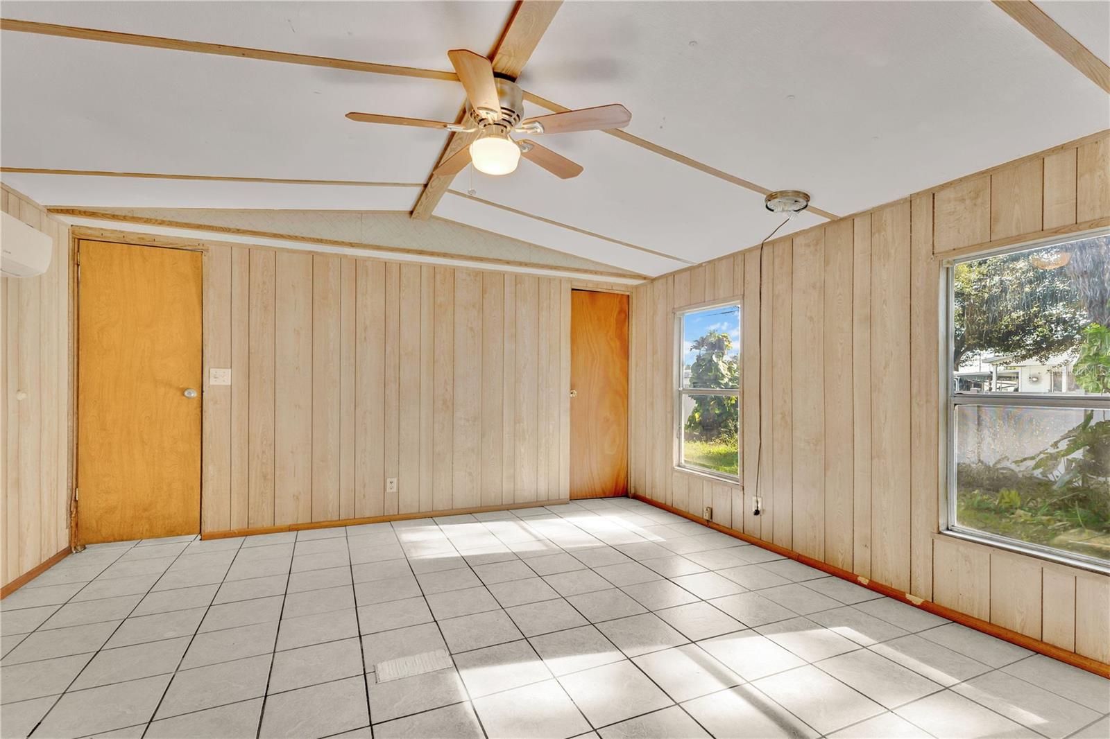 Image 8 of 31 For 829 Mckay Street