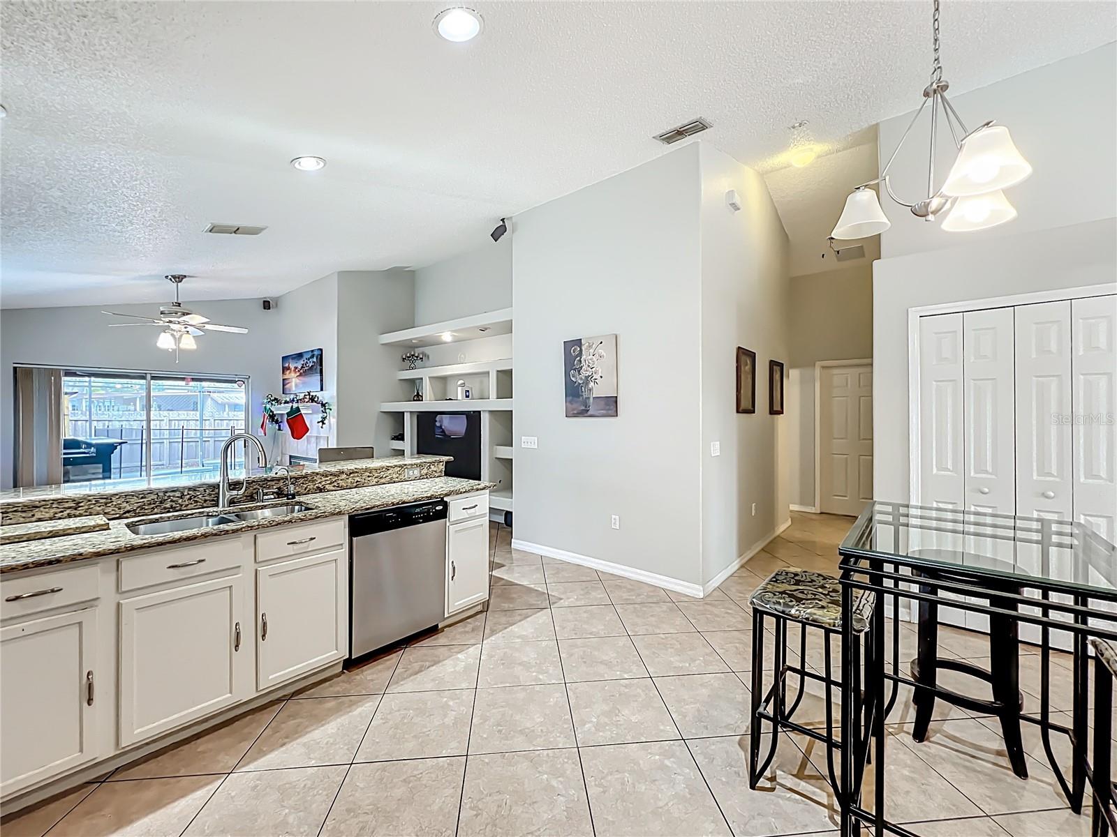 Image 16 of 49 For 14826 Lady Victoria Boulevard