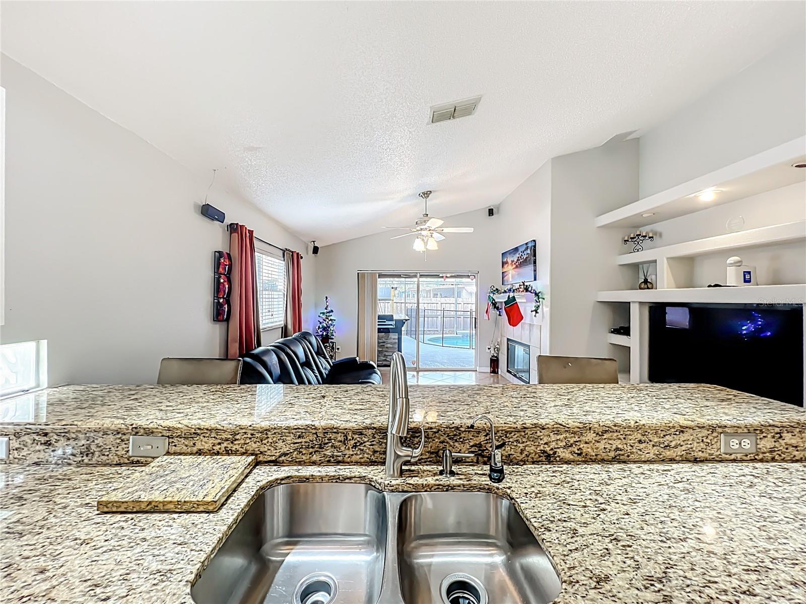 Image 18 of 49 For 14826 Lady Victoria Boulevard