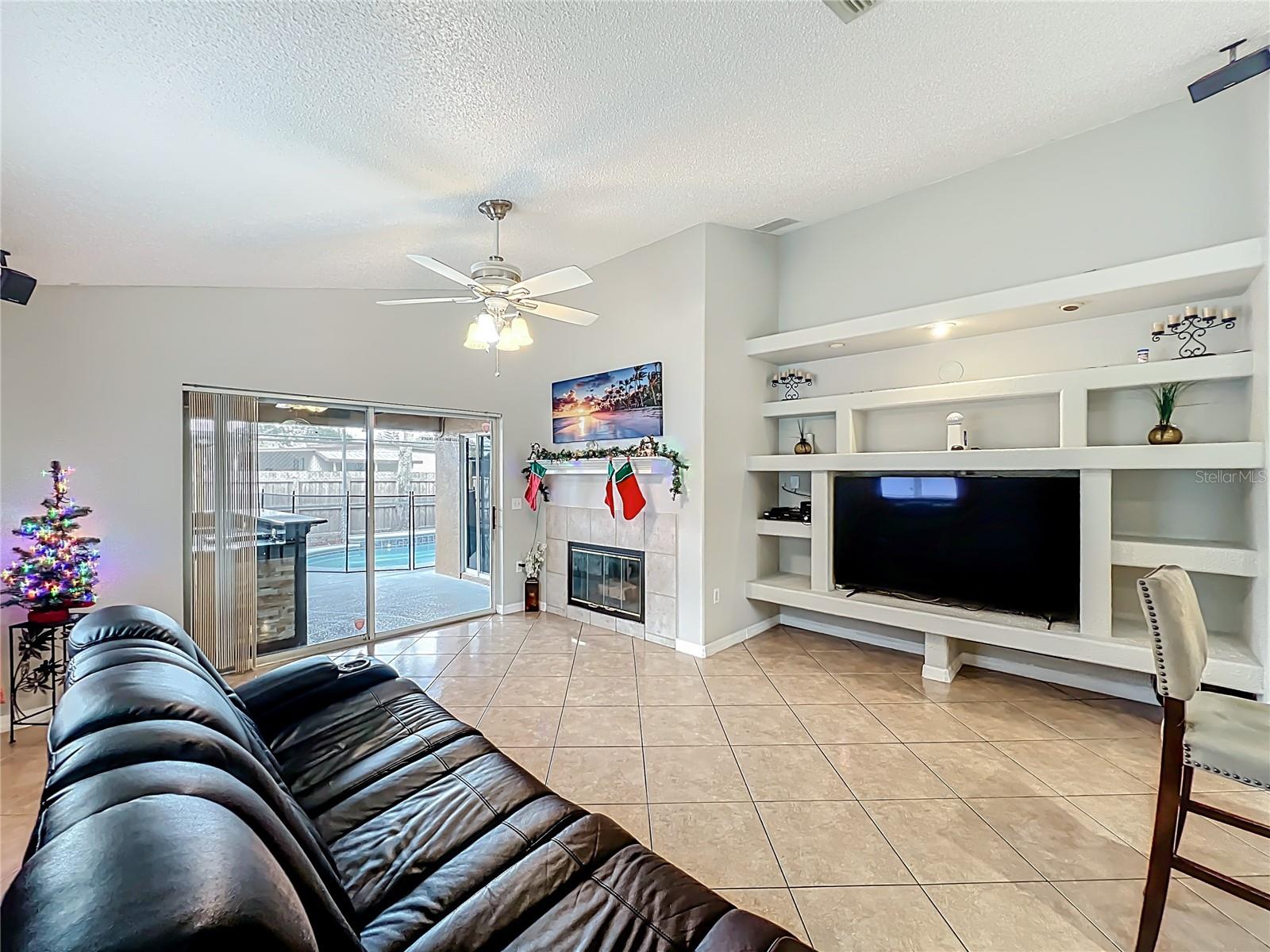 Image 23 of 49 For 14826 Lady Victoria Boulevard