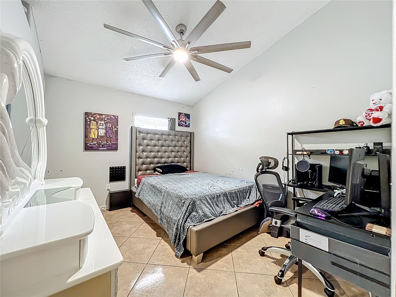 Image 26 of 49 For 14826 Lady Victoria Boulevard