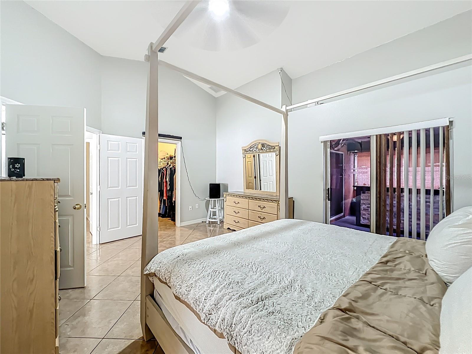 Image 33 of 49 For 14826 Lady Victoria Boulevard