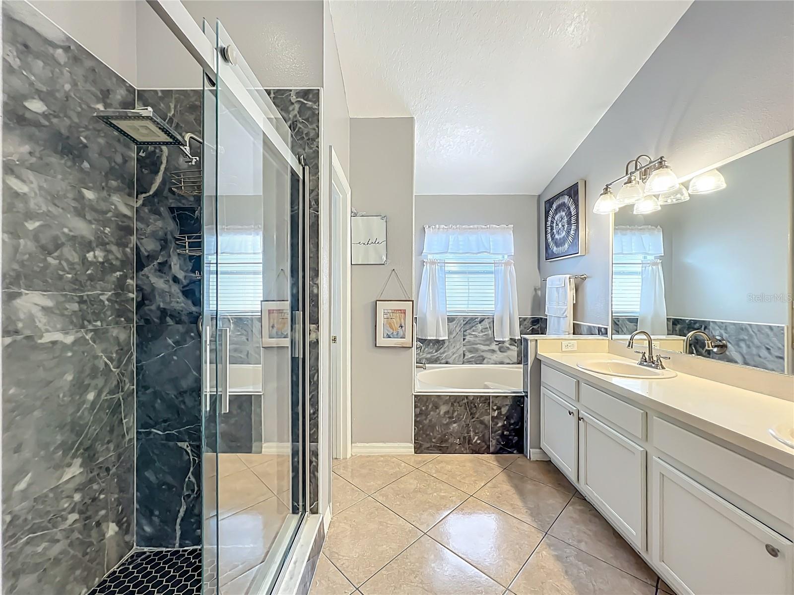 Image 39 of 49 For 14826 Lady Victoria Boulevard