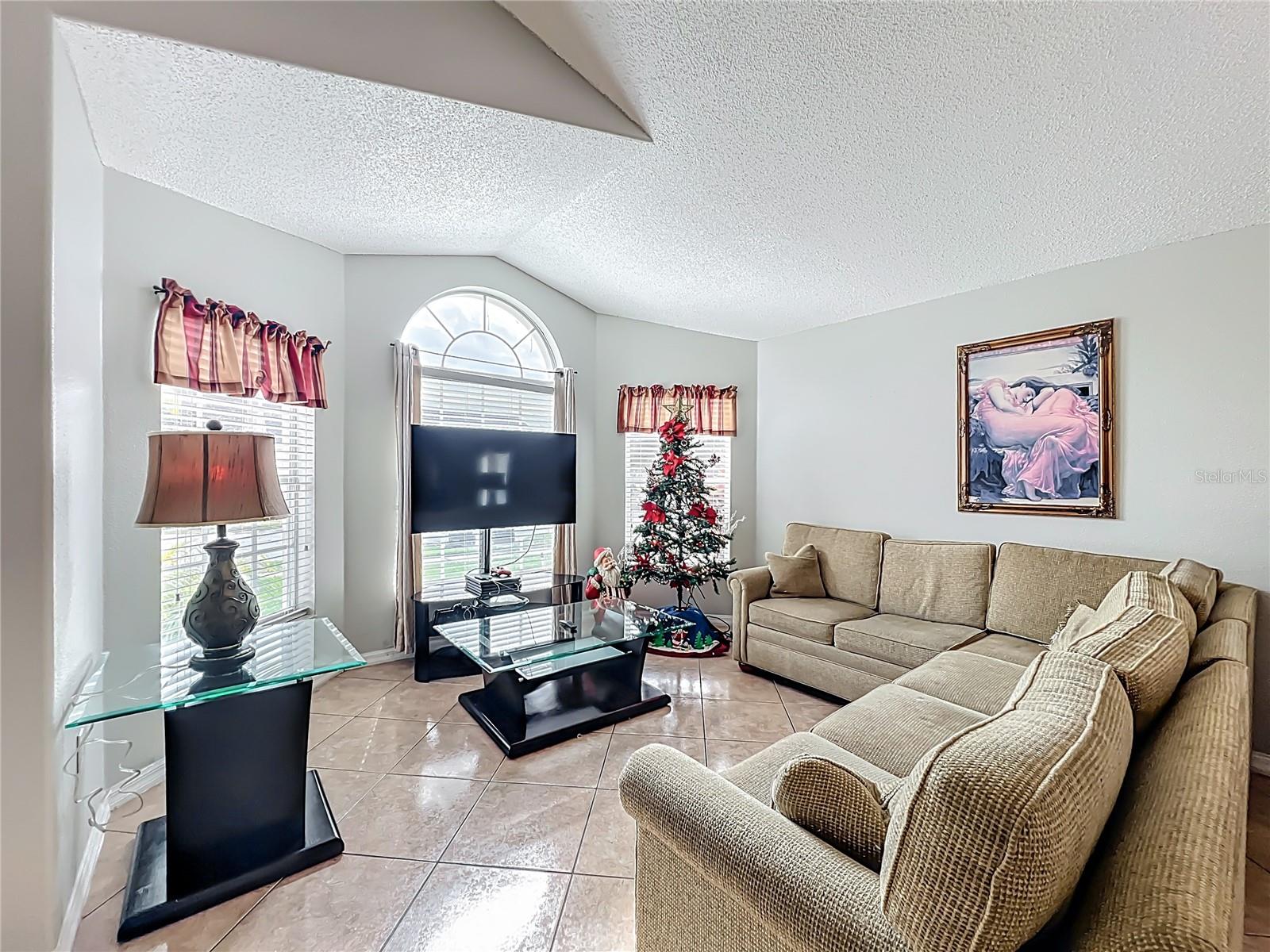 Image 7 of 49 For 14826 Lady Victoria Boulevard