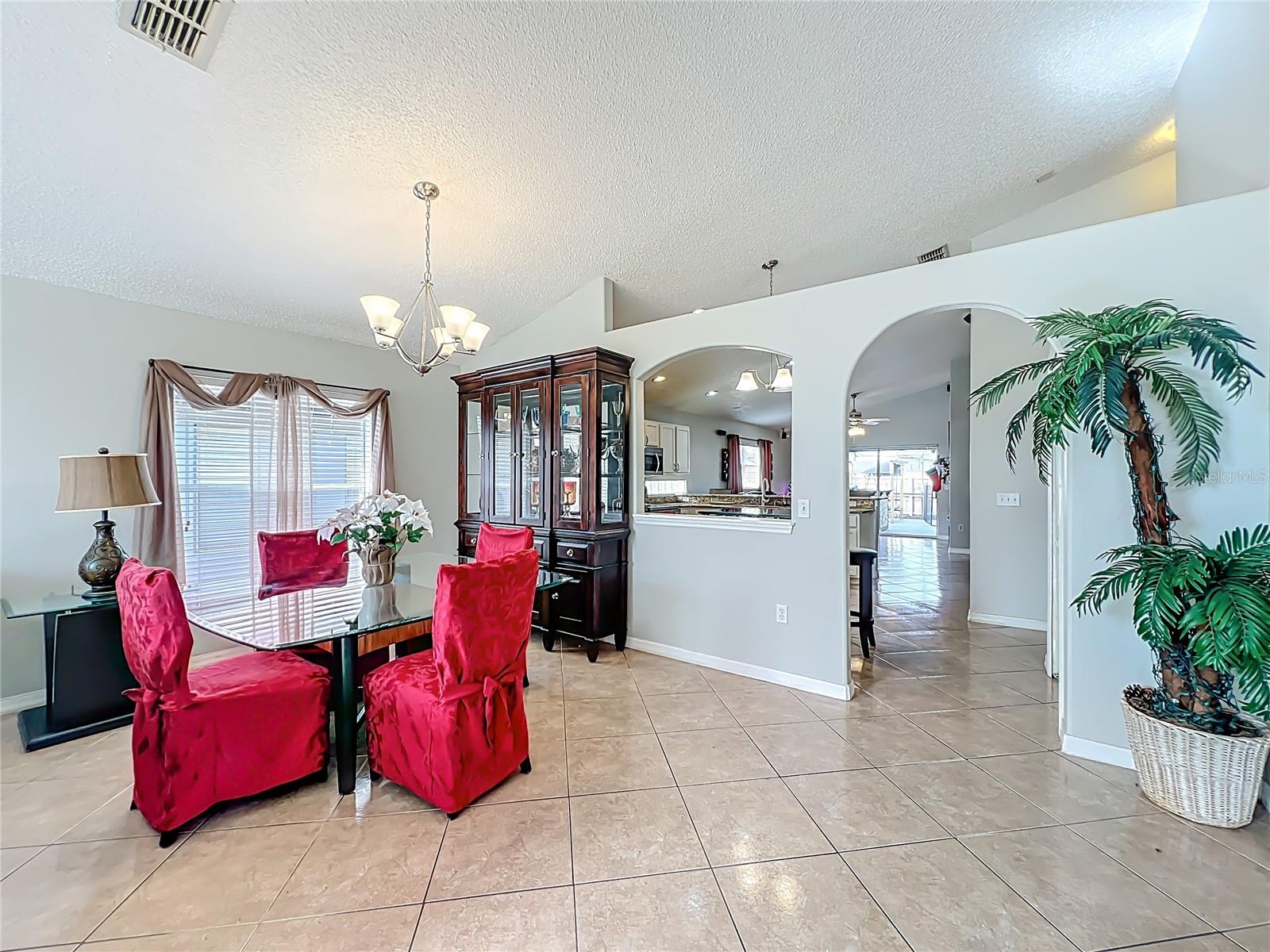 Image 9 of 49 For 14826 Lady Victoria Boulevard