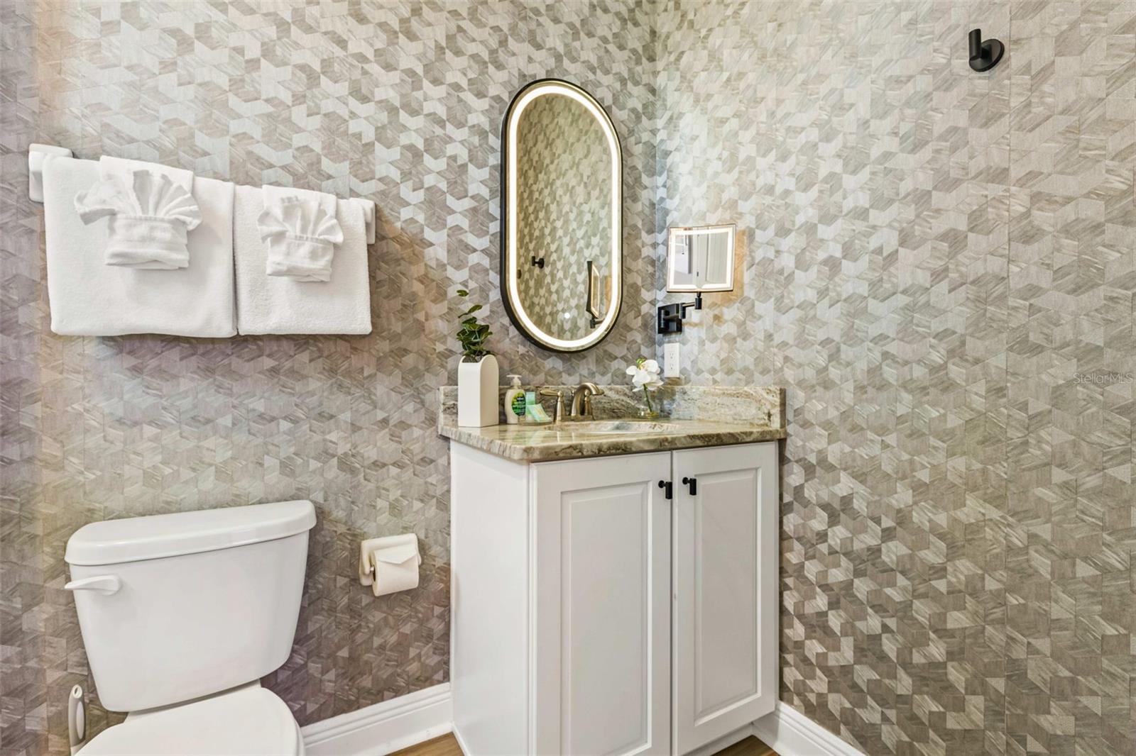 Image 12 of 50 For 389 Southfield Street