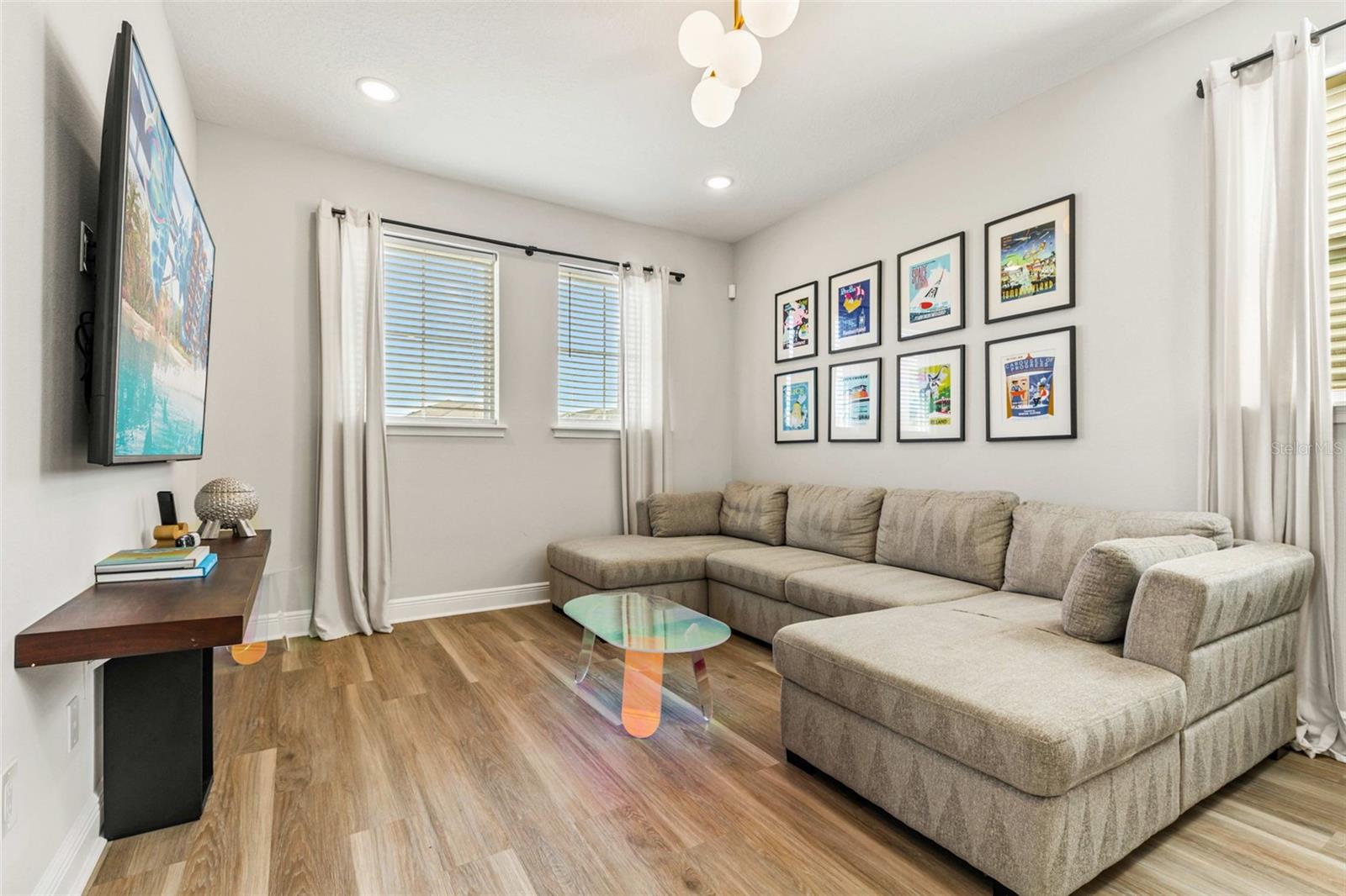 Image 13 of 50 For 389 Southfield Street