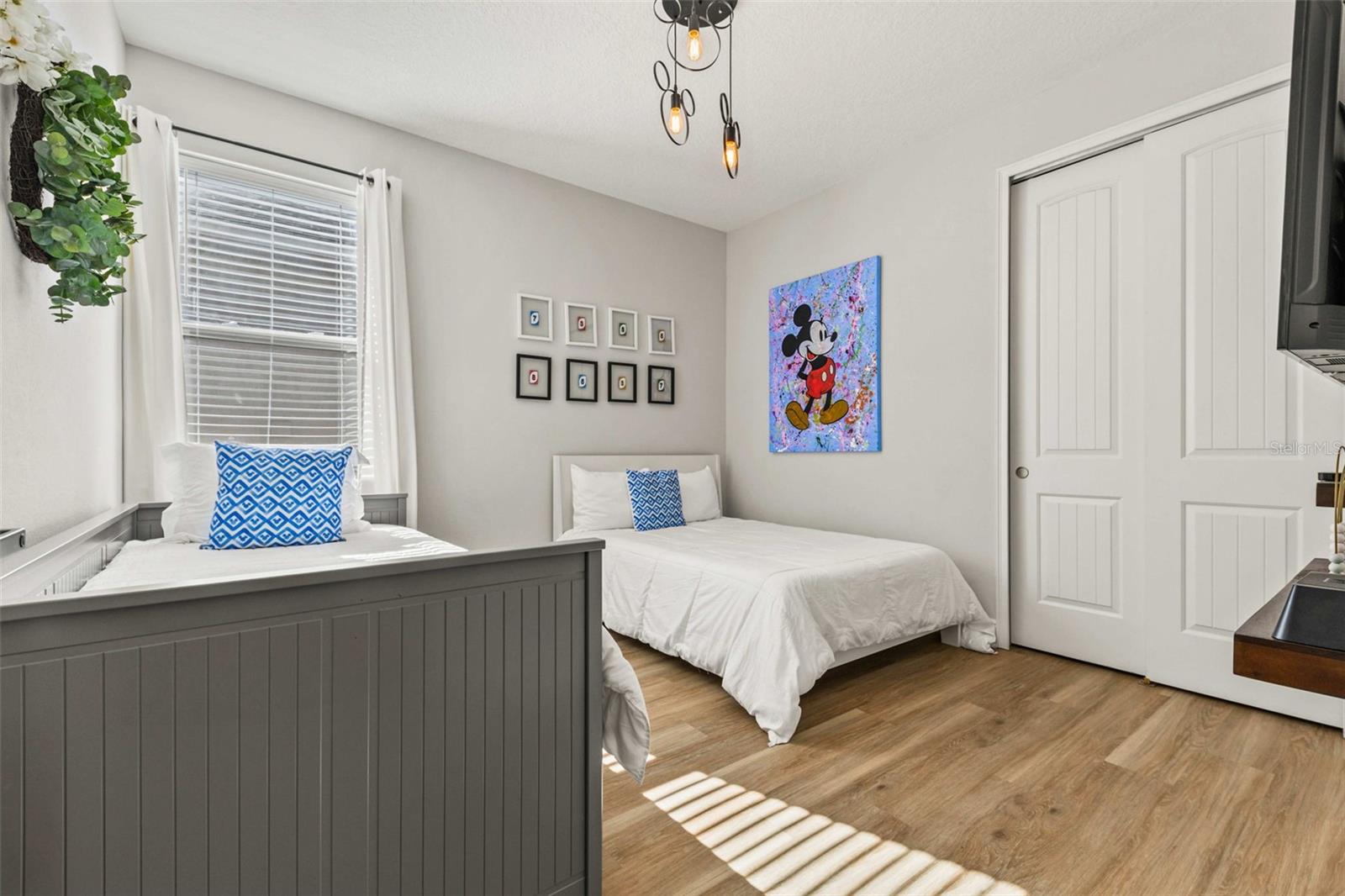 Image 2 of 50 For 389 Southfield Street