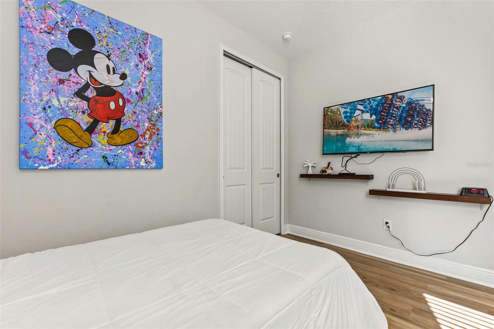 Image 3 of 50 For 389 Southfield Street