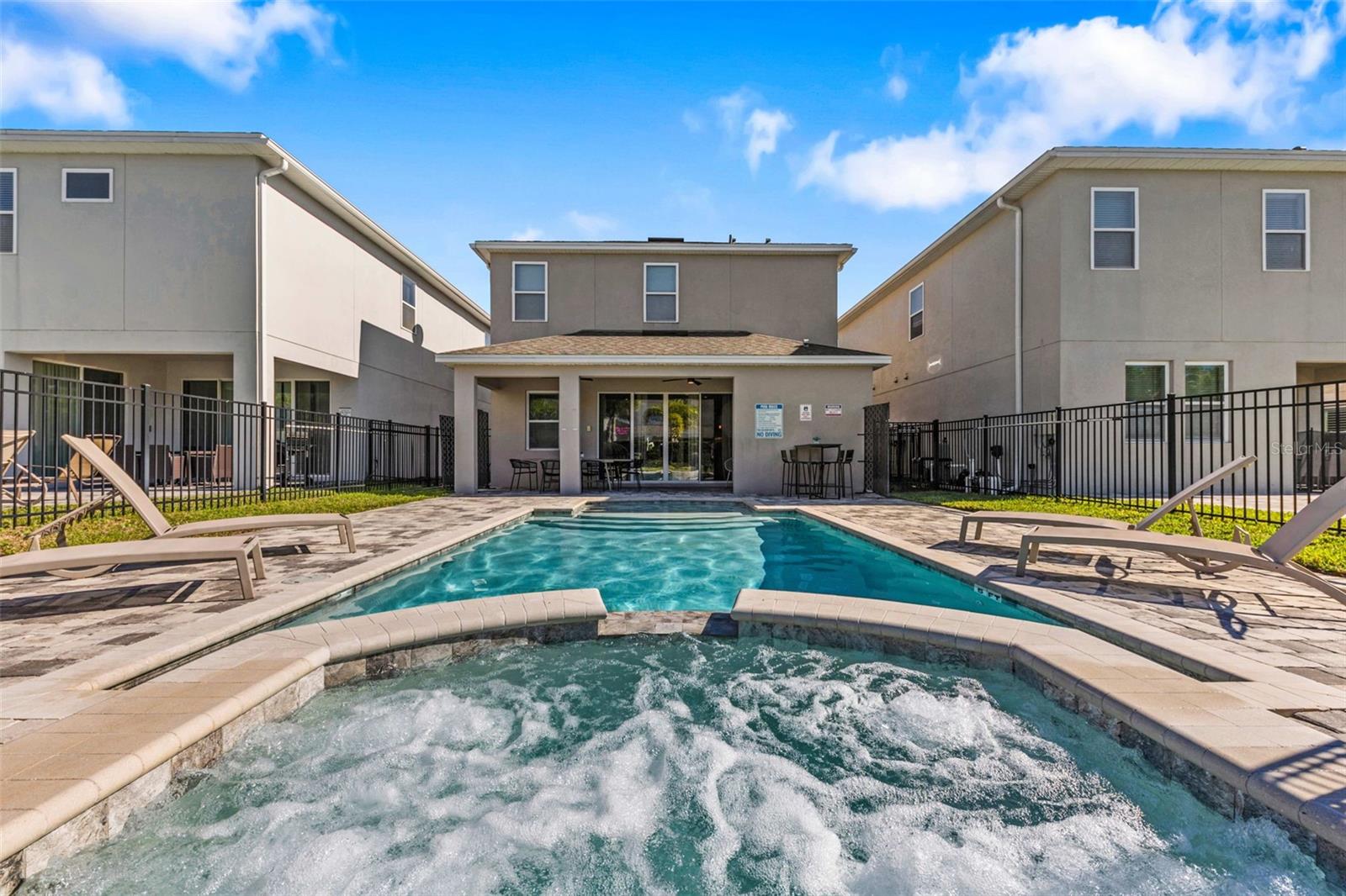 Image 35 of 50 For 389 Southfield Street