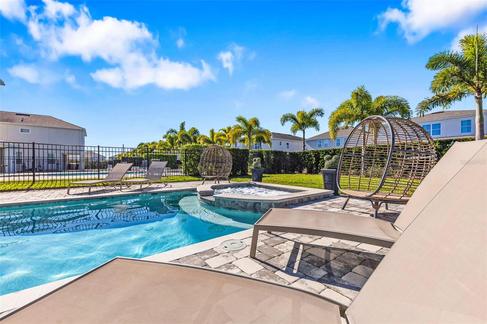 Image 37 of 50 For 389 Southfield Street