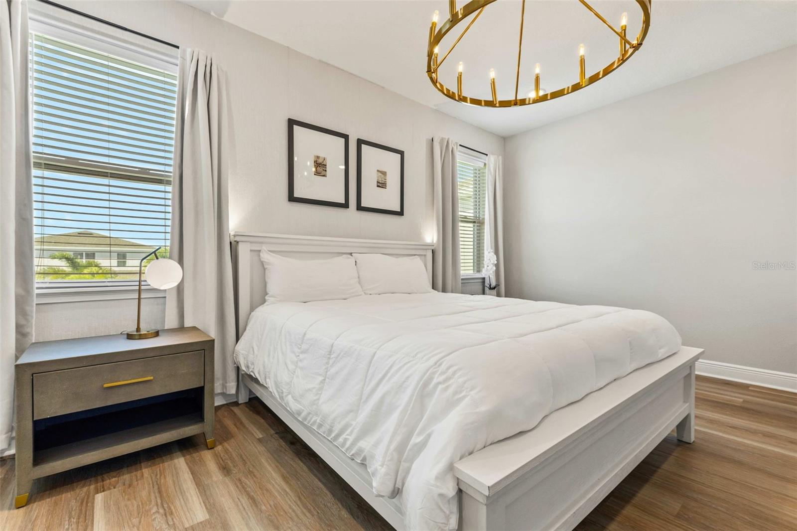 Image 4 of 50 For 389 Southfield Street