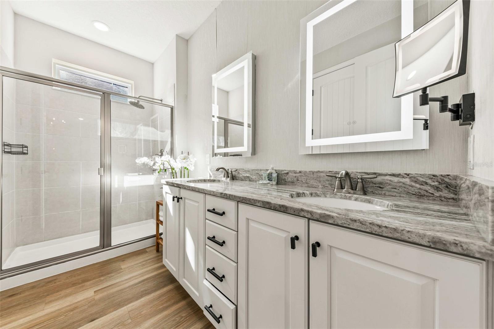 Image 6 of 50 For 389 Southfield Street