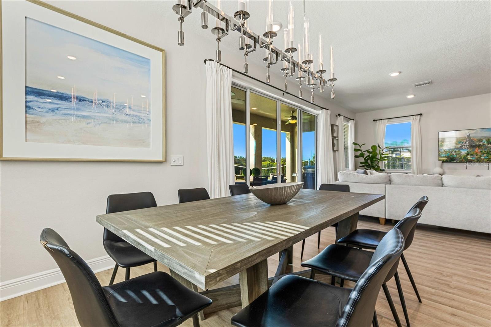 Image 12 of 58 For 284 Southfield Street