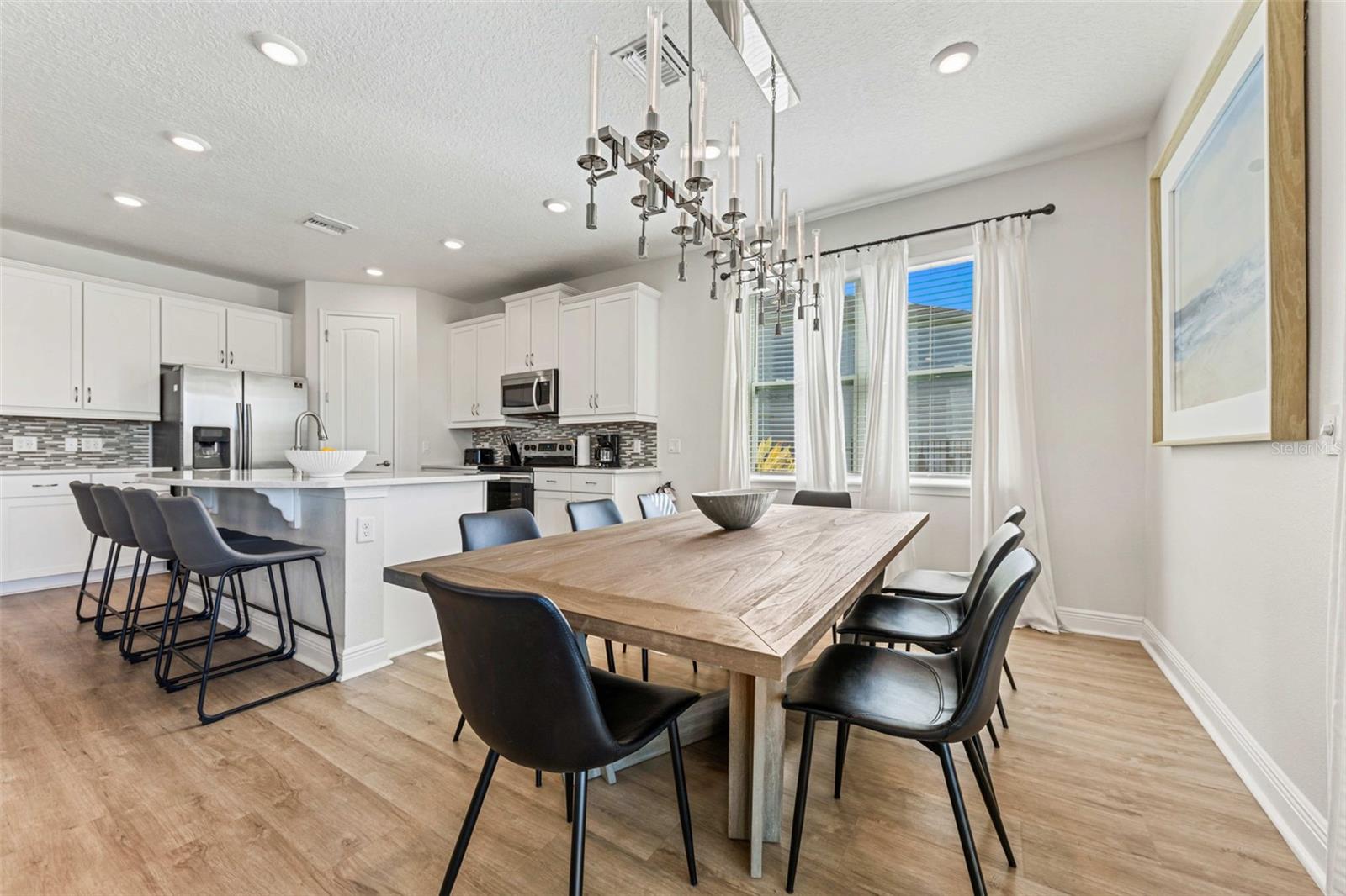 Image 14 of 58 For 284 Southfield Street