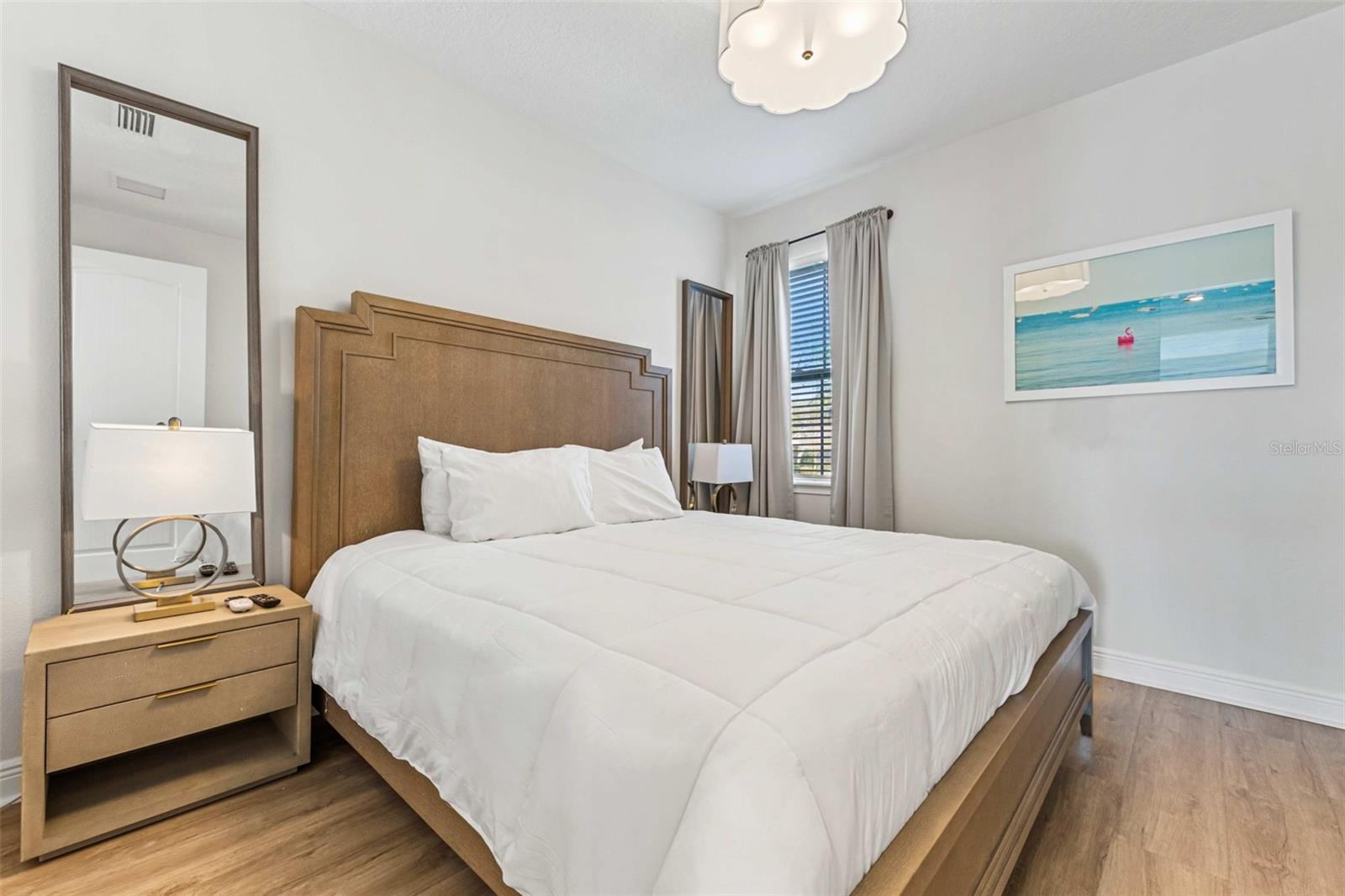 Image 16 of 58 For 284 Southfield Street