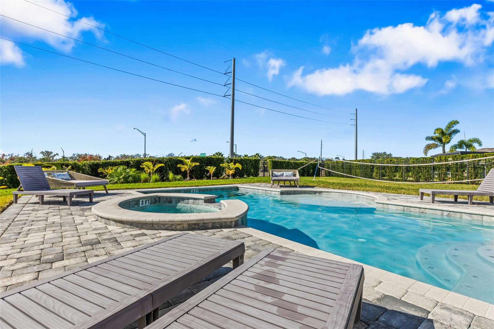 Image 24 of 58 For 284 Southfield Street