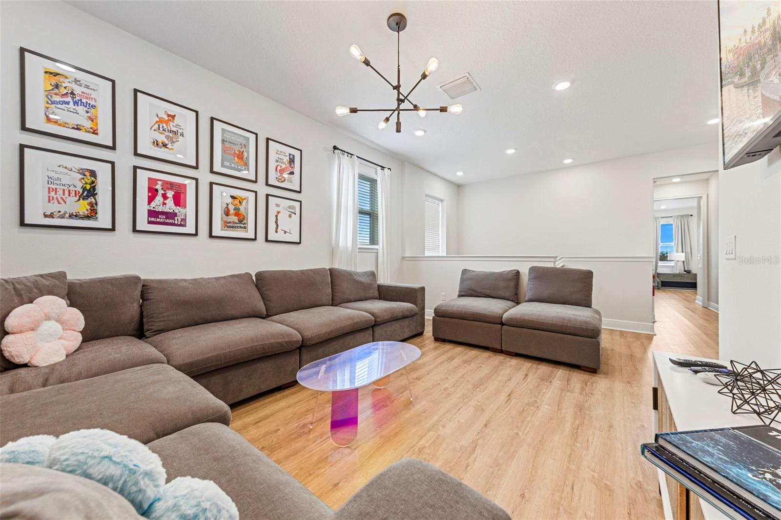 Image 34 of 58 For 284 Southfield Street