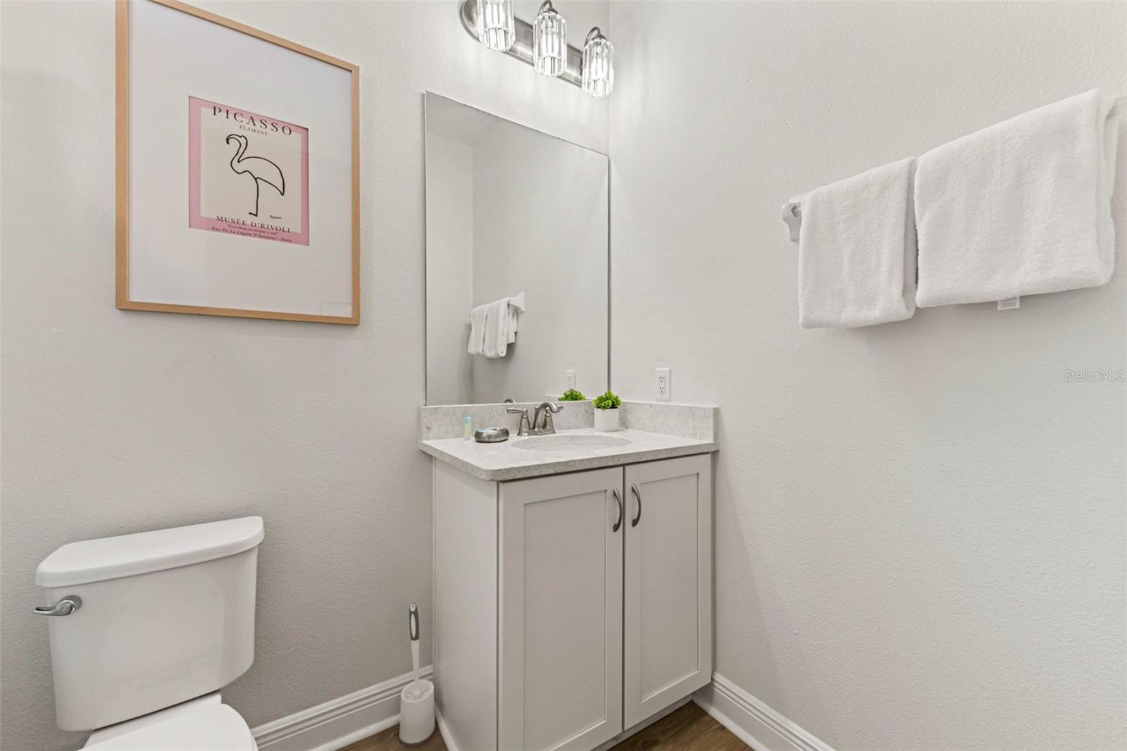 Image 37 of 58 For 284 Southfield Street