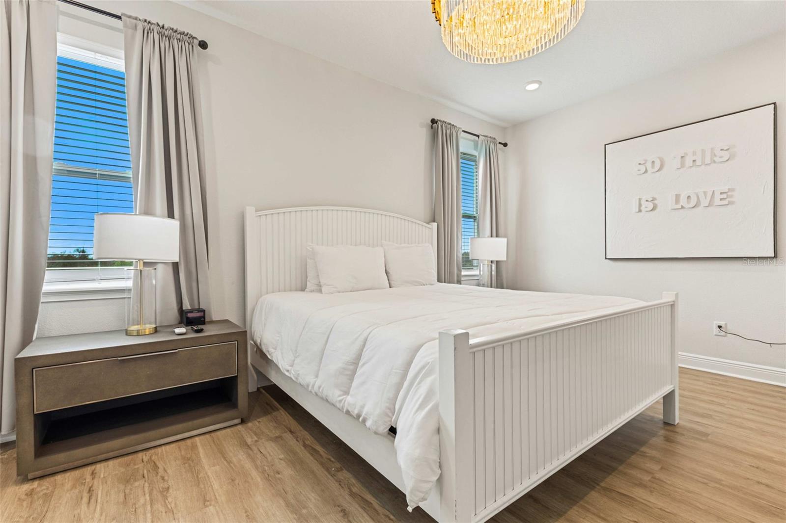 Image 42 of 58 For 284 Southfield Street