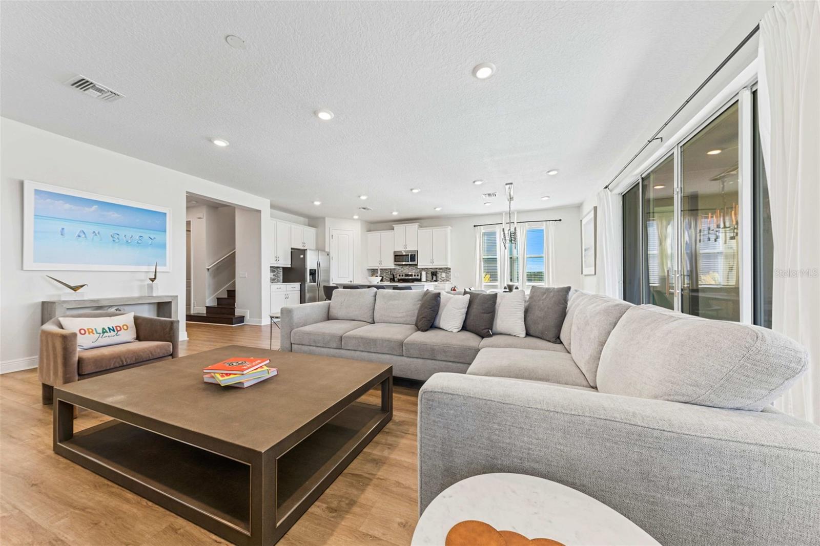 Image 7 of 58 For 284 Southfield Street