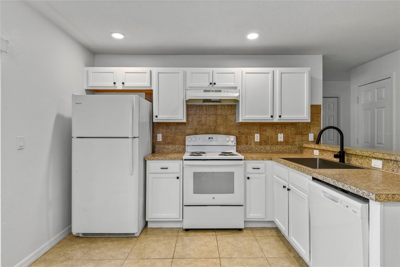 Image 8 of 22 For 2552 Gold Court