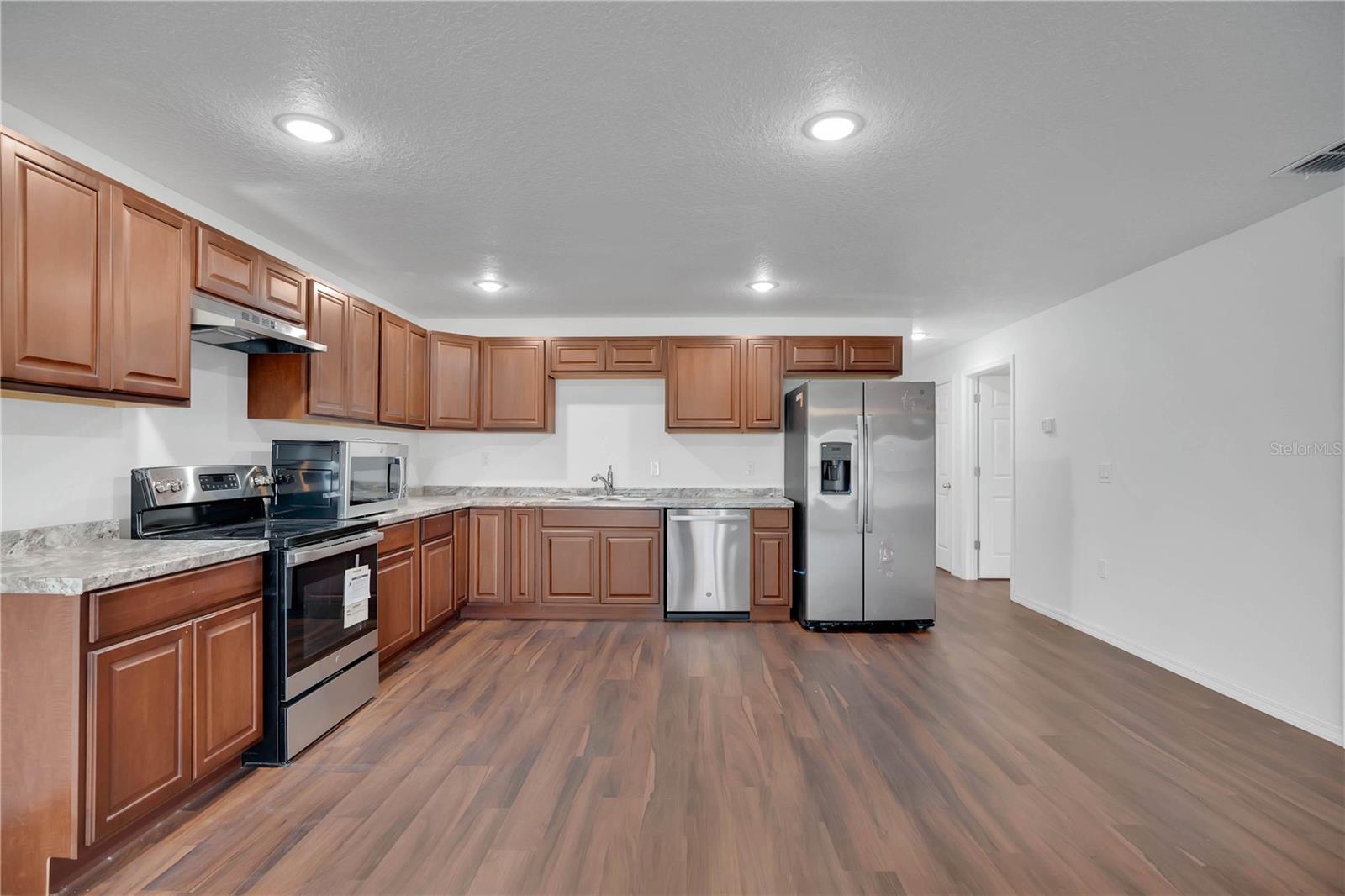 Image 12 of 29 For 776 Broadway Street