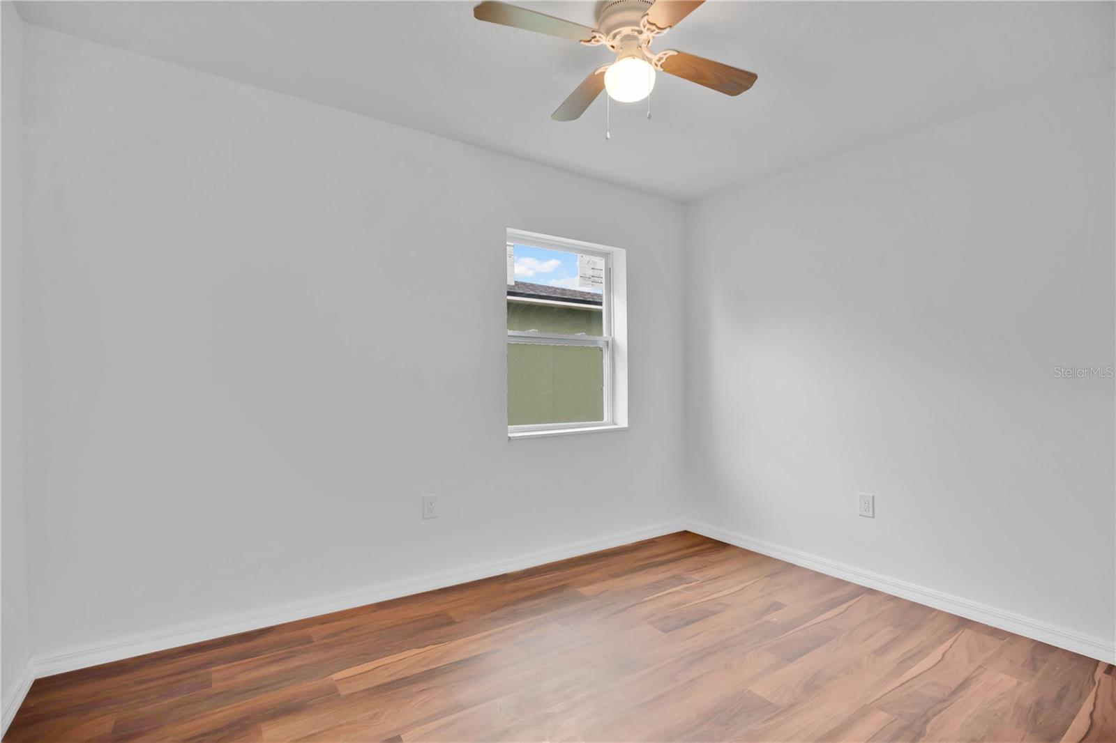 Image 17 of 29 For 776 Broadway Street