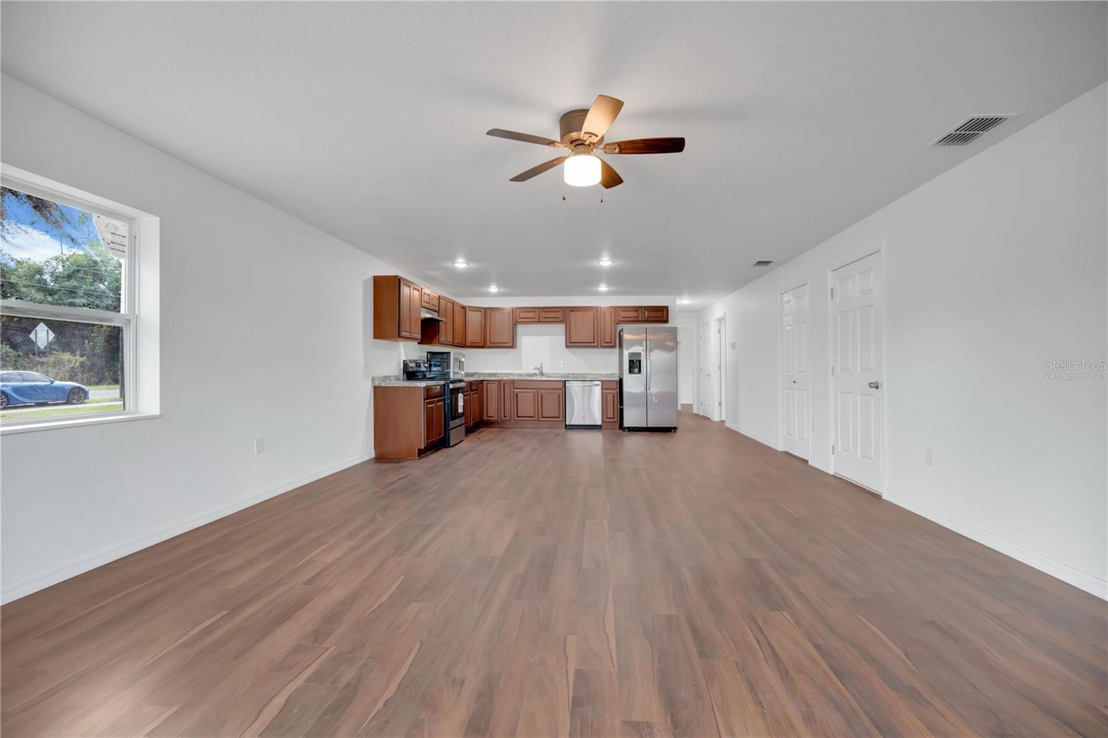 Image 3 of 29 For 776 Broadway Street