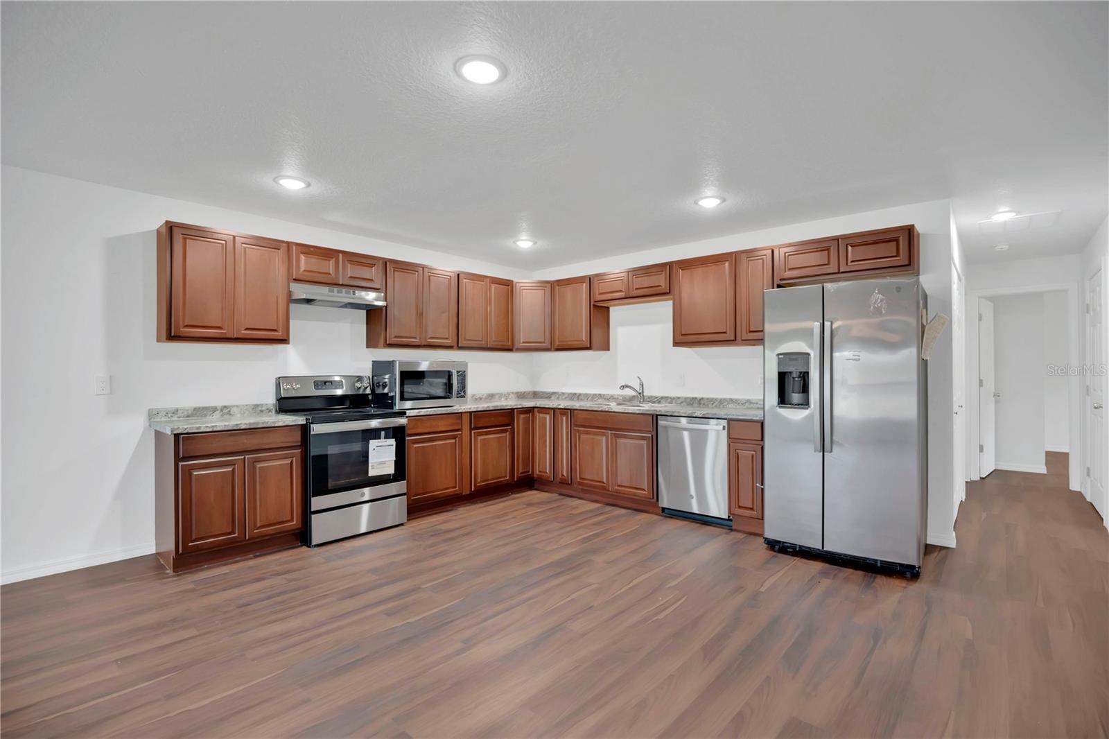 Image 5 of 29 For 776 Broadway Street