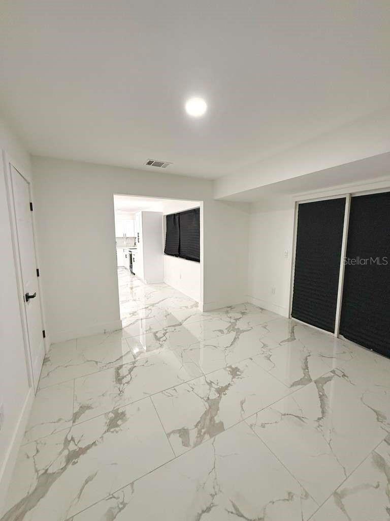 Image 11 of 29 For 1048 Newbern Street Ne