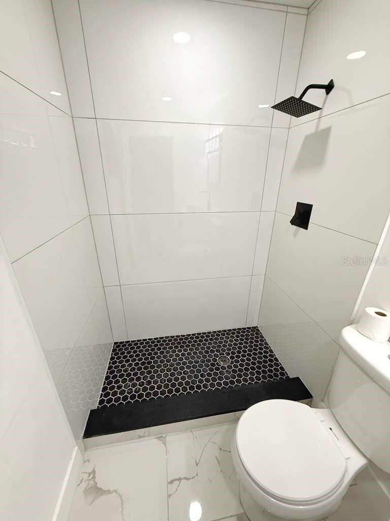 Image 14 of 29 For 1048 Newbern Street Ne