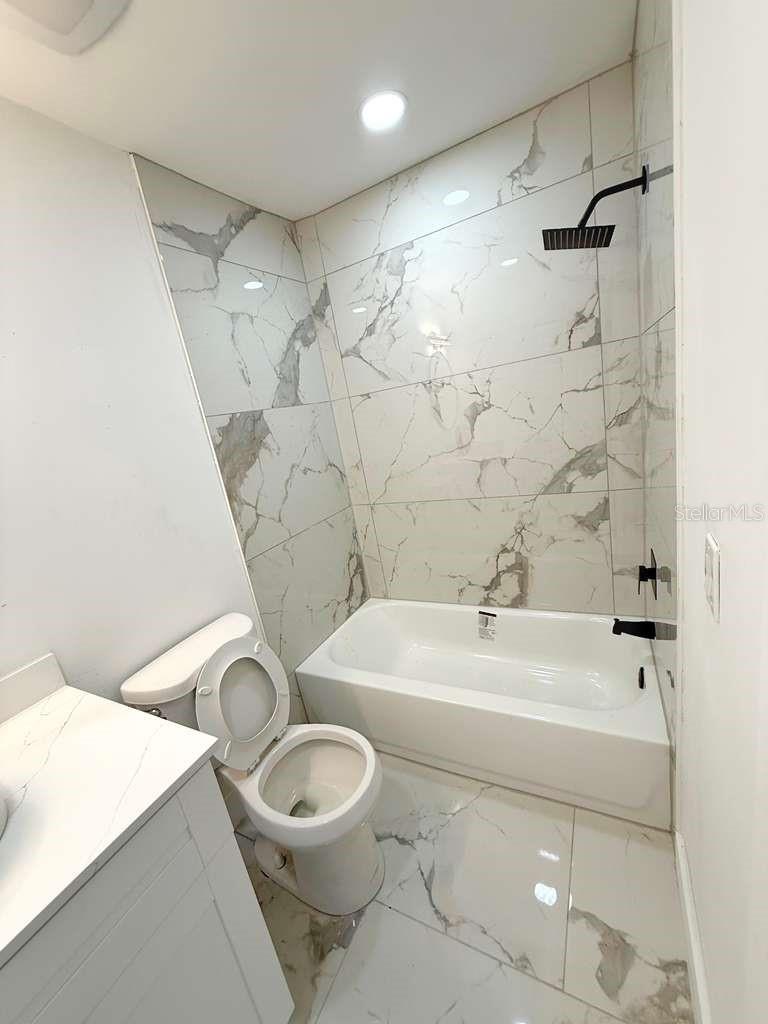 Image 17 of 29 For 1048 Newbern Street Ne