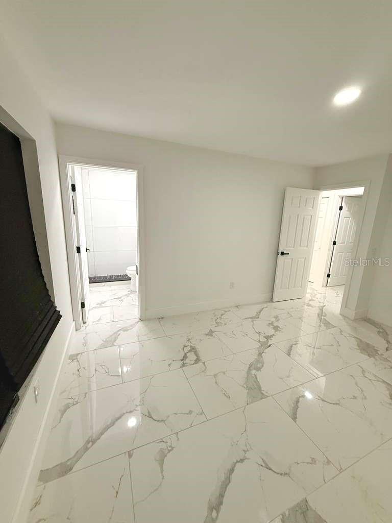 Image 20 of 29 For 1048 Newbern Street Ne