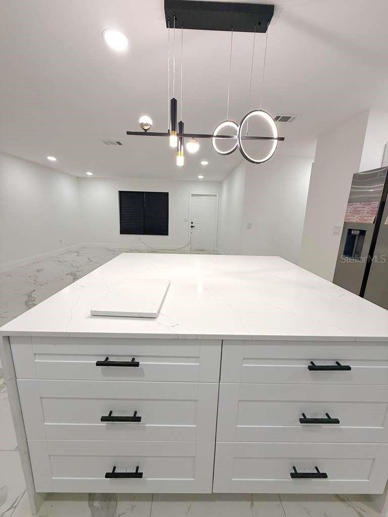 Image 3 of 29 For 1048 Newbern Street Ne