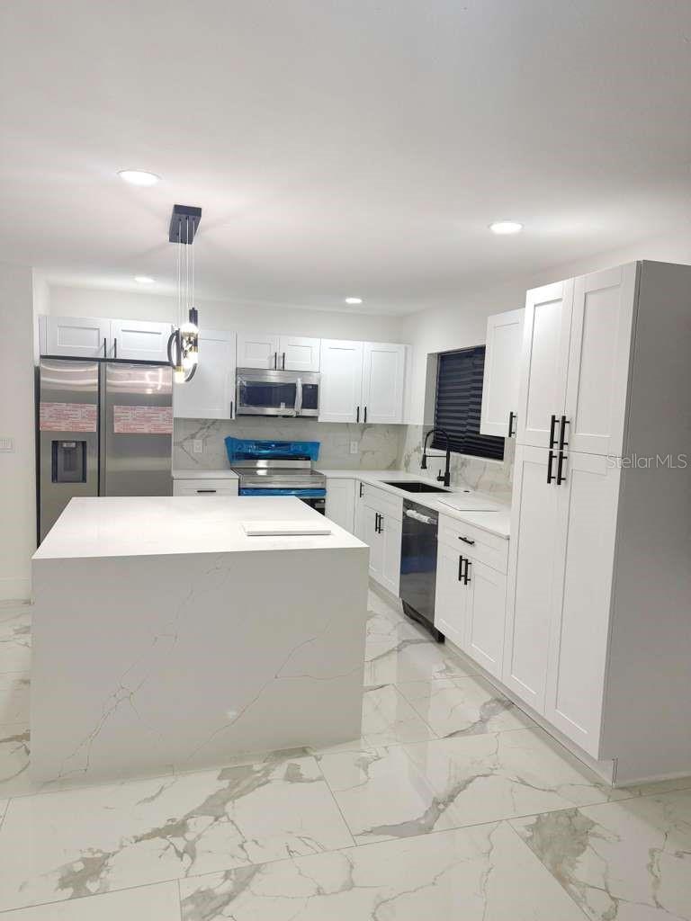 Image 6 of 29 For 1048 Newbern Street Ne