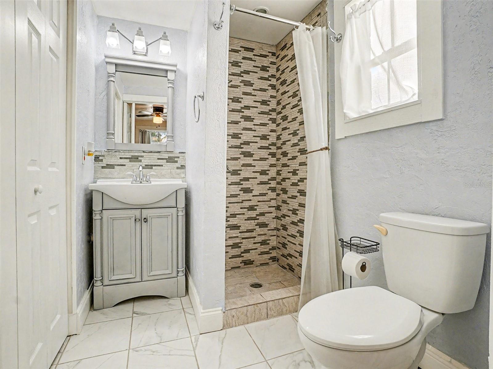 Image 28 of 37 For 3108 Harrison Avenue