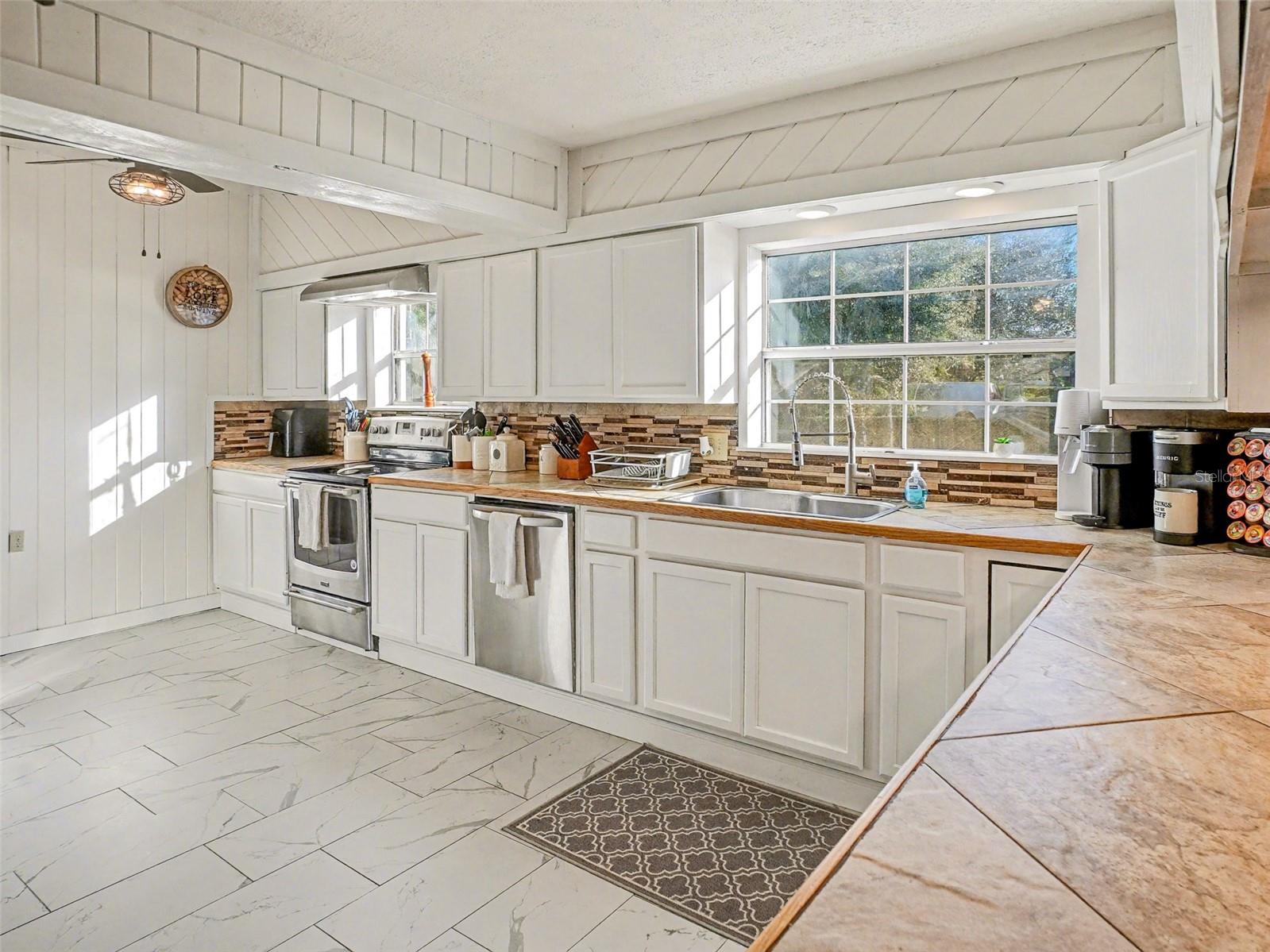 Image 7 of 37 For 3108 Harrison Avenue