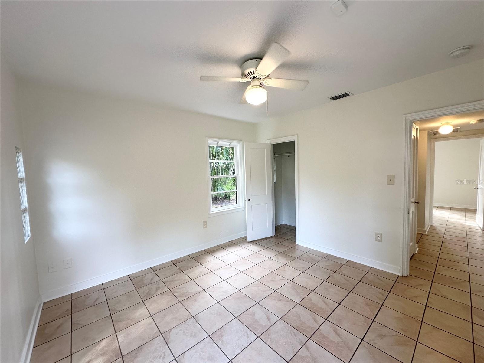 Image 10 of 19 For 205 Marks Street