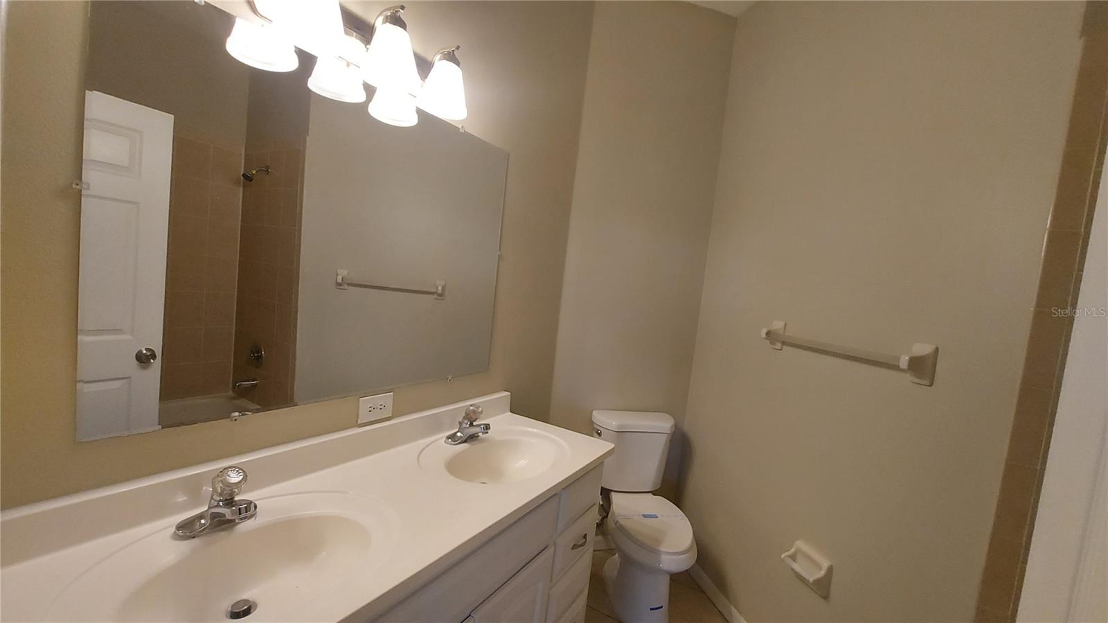 Image 16 of 31 For 11208 Summer Star Drive