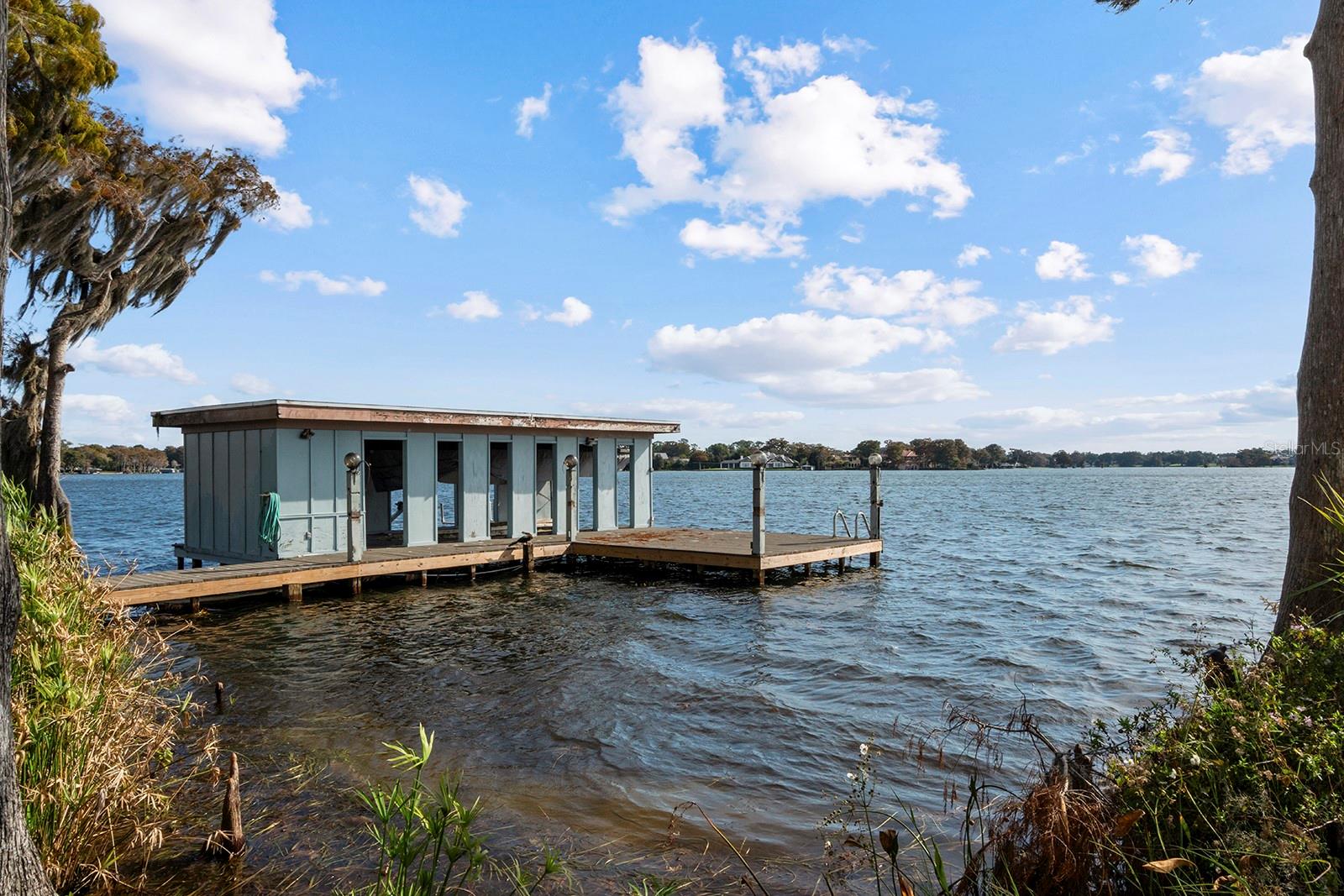 Image 6 of 10 For 127 Whitecaps Circle