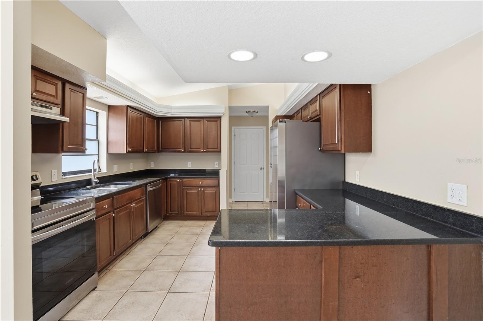 Image 16 of 43 For 405 Park Ridge Avenue