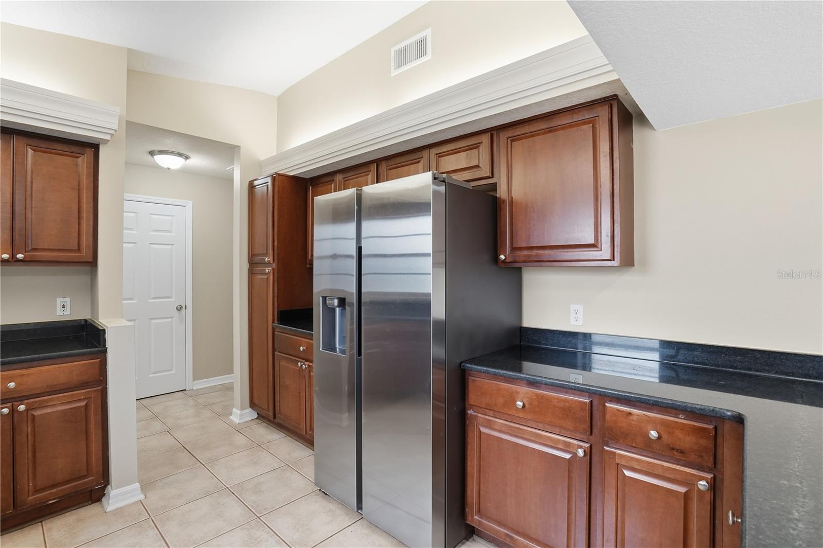 Image 18 of 43 For 405 Park Ridge Avenue