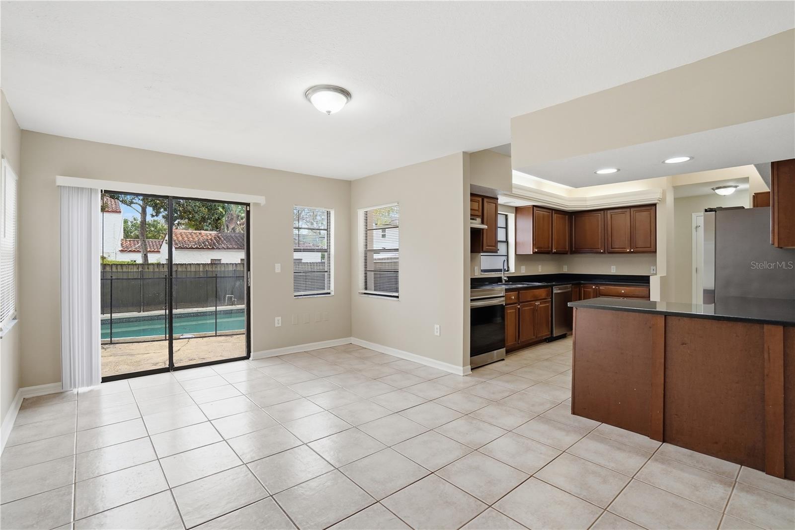 Image 19 of 43 For 405 Park Ridge Avenue