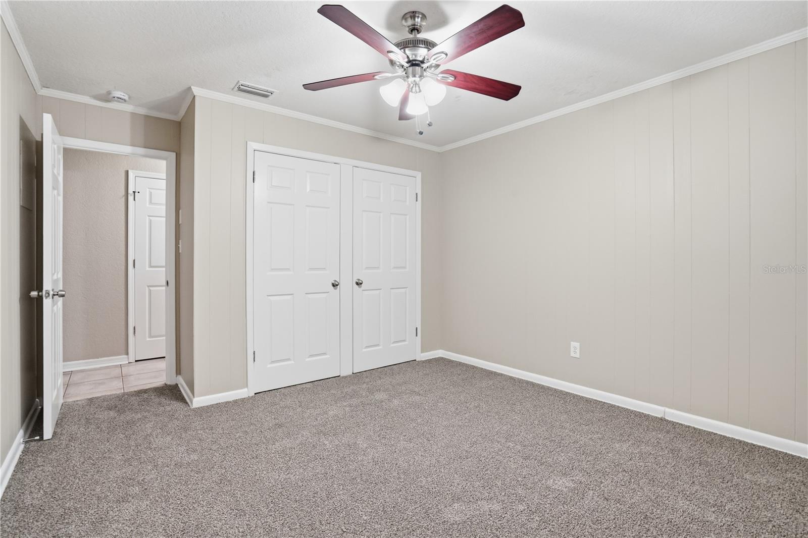 Image 23 of 43 For 405 Park Ridge Avenue