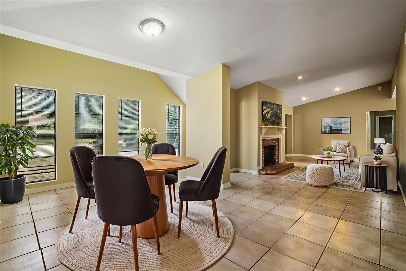 Image 3 of 43 For 405 Park Ridge Avenue