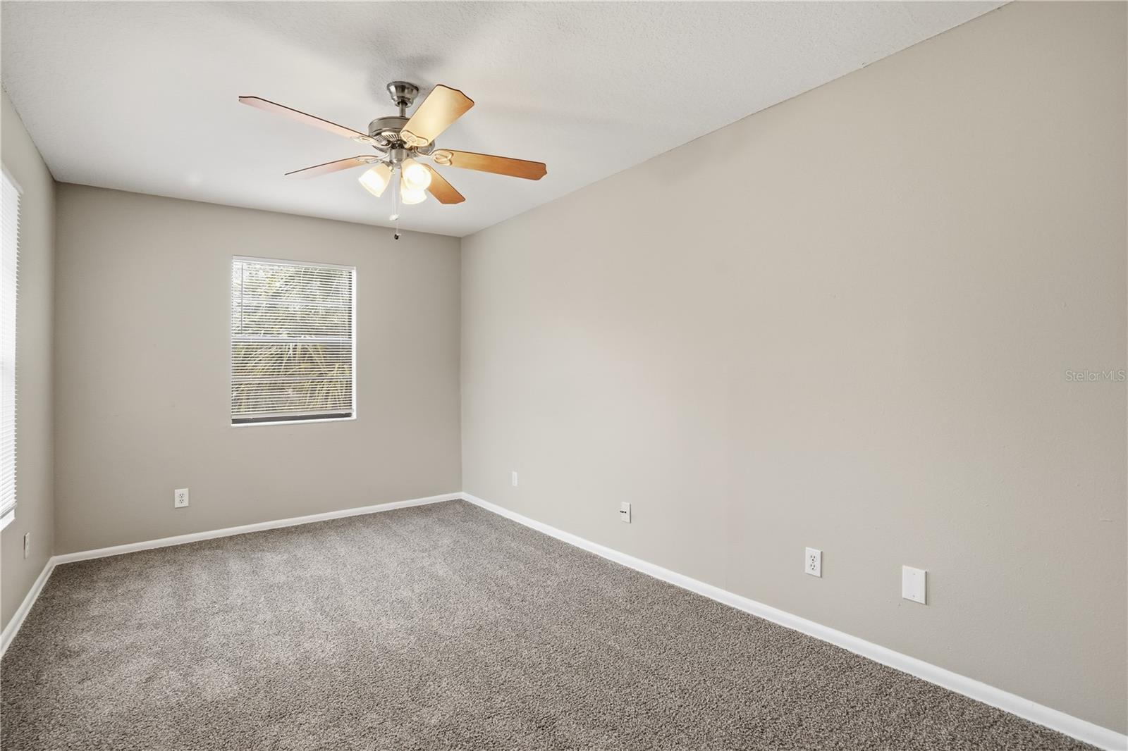 Image 30 of 43 For 405 Park Ridge Avenue