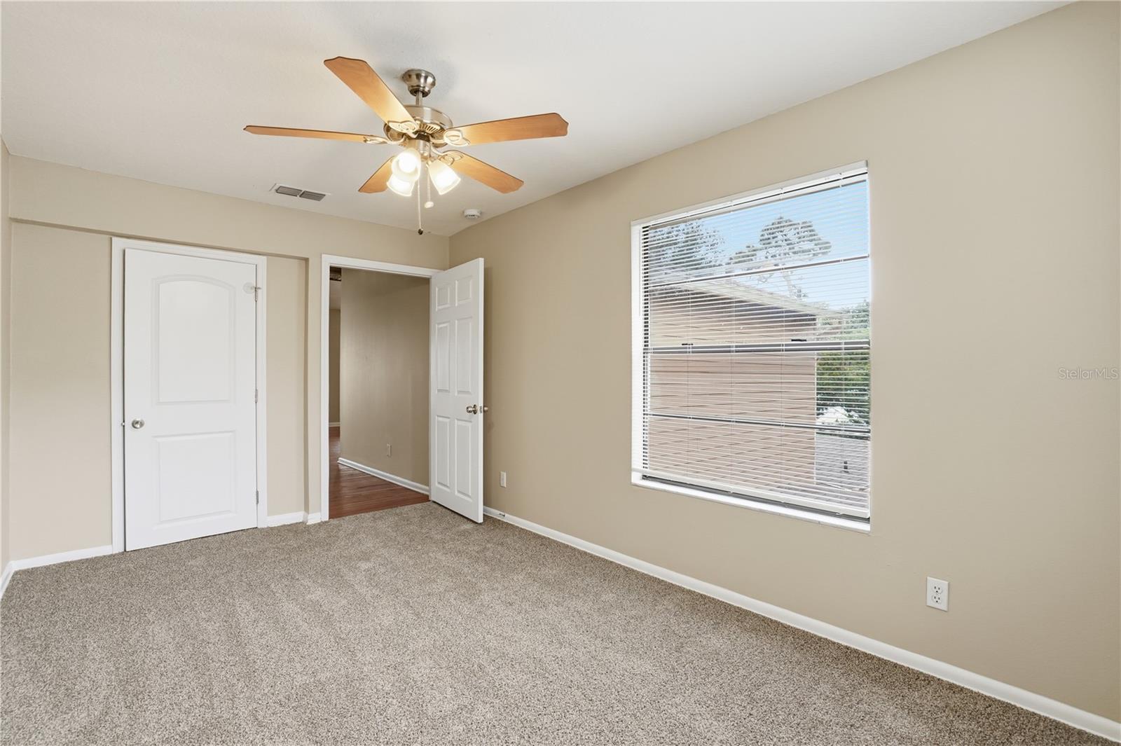 Image 31 of 43 For 405 Park Ridge Avenue