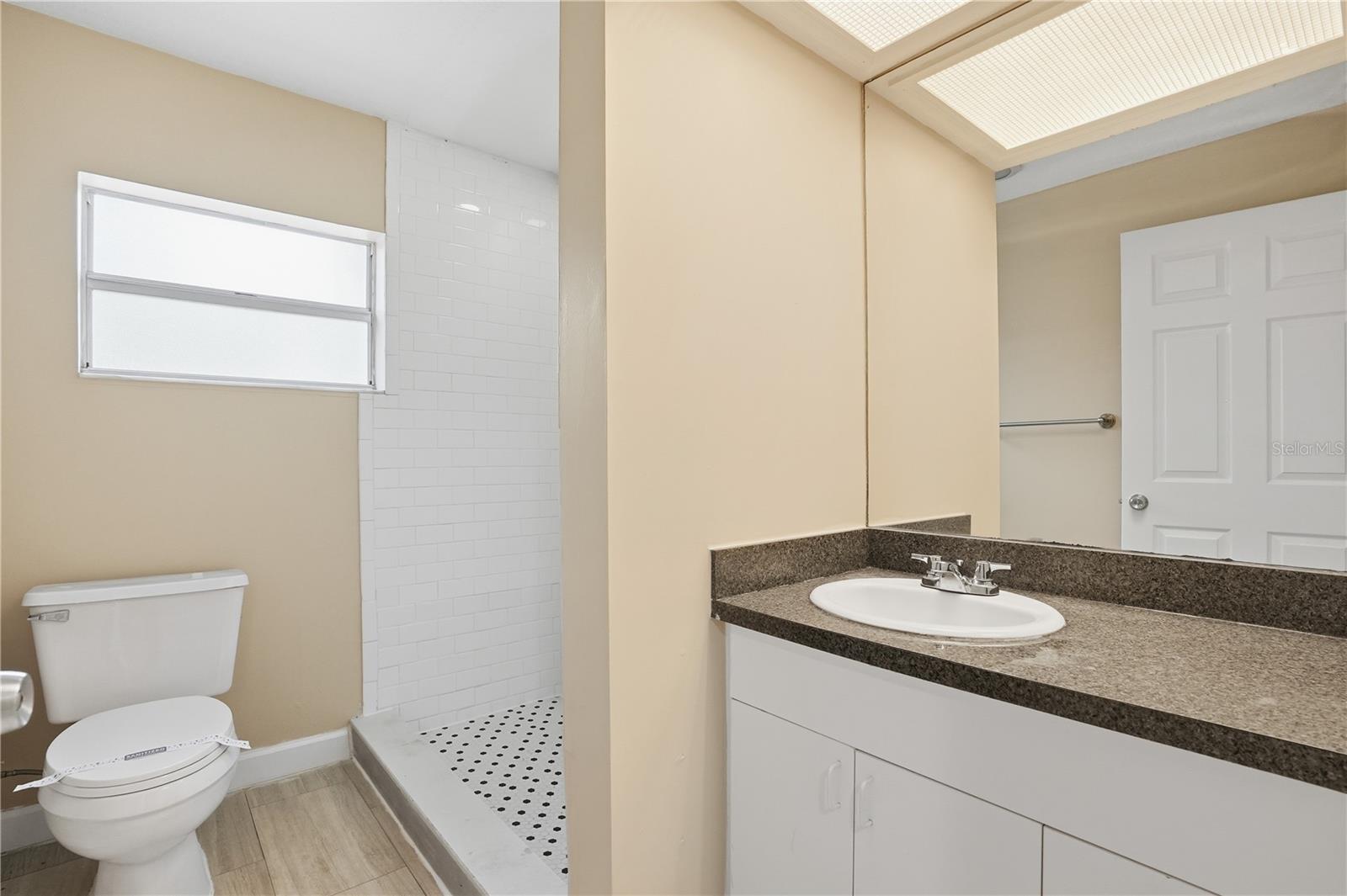 Image 32 of 43 For 405 Park Ridge Avenue